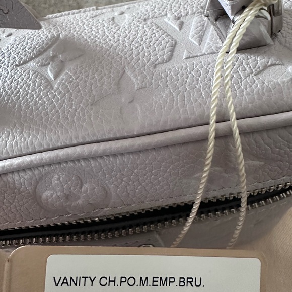 Louis Vuitton Vanity Chain Pouch; NWT - Picture 4 of 6
